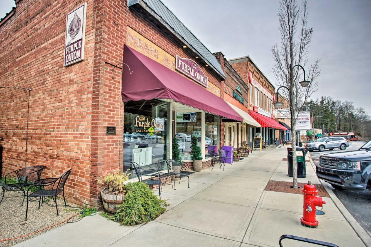 Saluda Main Street Retreat - Central Location! エクステリア 写真
